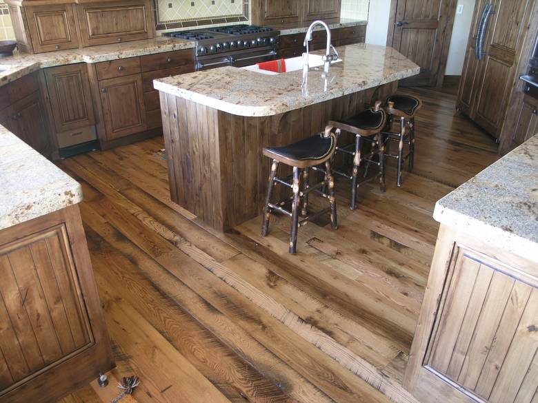 Photo 4016 Antique Oak SkipPlaned Flooring